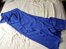 one-Shoulder Maxi-Kleid mit XL-Volant, royalblau, Gr. M, ungetragen, Schlitz
