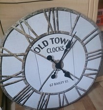 Reduziert Wanduhr Römische
