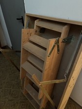 dreifach faltbare Bodentreppe