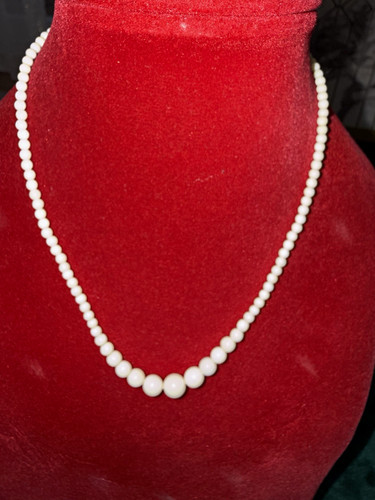 Weiße kunststoff perlenkette - weiße, kunststoff-perlenkette