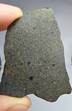 Meteoriten Scheibe, kohlenstoffhaltiger CK6-Meteorit NWA 17323 – 13,12 g, IMCA