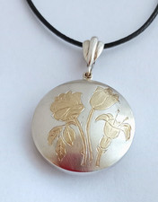 Medaillon aus 925er Silber (gest.) mit  Vergoldung - handgearbeitet u. graviert