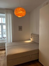 Schlafzimmer Bedroom mit Bett, Schrank, Kommode und Billy mit Türen
