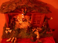 Krippe. Holz, groß, mit