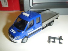 Herpa 048637 MB Sprinter Doka Pritsche Einsatzfahrzeug THW