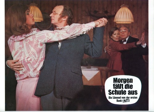 Morgen fällt die schule - fÄllt, aus