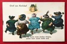 AK KARLSBAD in Böhmen um 1910 Karikatur Typen rennen zur Toilette   ( 90353