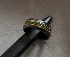 Keramikring Schwarz  mit Russischen Chromdiopsid