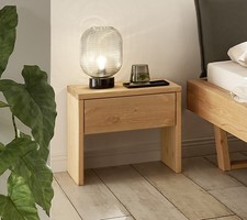 Nachttisch 50x46cm Massivholz