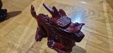 Drachen Statue Rot