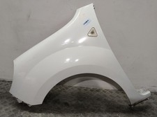 631011587R KOTFLÜGEL VORNE