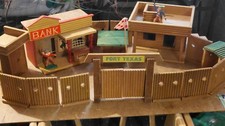 cowboy fort holz mit 2.Cowboys