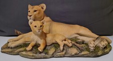 Veronese Figur aus Kunststein 708/4737 - Löwin mit Jungem