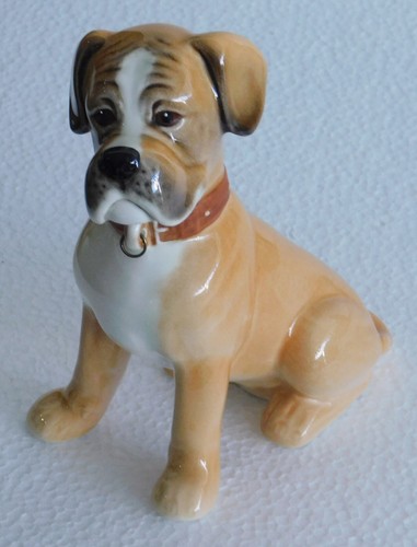 Porzellanfigur sitzender hund - sitzender,