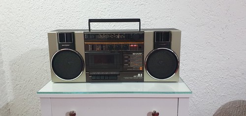 Sharp ghettoblaster - ,
