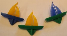 3 kleine Segelschiffe, Plastik aus DDR, sehr guter Zustand (10)