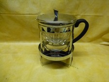 Teekanne mit großem Teesieb