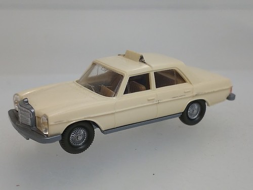 Mercedes 200 taxi - /8,