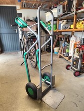 Zum Verkauf steht eine stabile Sackkarre 