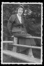 Hattingen 1930s - Ilse sitting