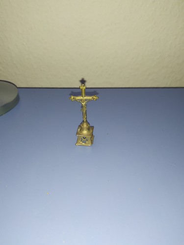 Altes metall stand kreuz altar - metall,