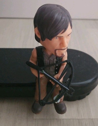 The walking dead daryl - walking, dixon