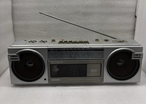 Vintage radio sony - vintage, fm