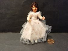 Caho Caco alte Biegepuppe Kind Mädchen Frau mit Tüllkleid Puppenstube