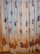 Voile Gardine Kinderzimmer Disney Winnie Pooh B: 165 cm L: 200 cm top Zustand
