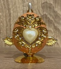 Ricarda M Ruby Egg Ei mit