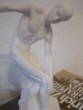 Skulptur Diskuswerfer nackter männlicher Athlet griechische römische Statue weiß