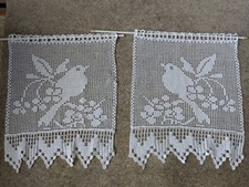 Bistro Gardine Ecru. Handarbeit . Filethäkelei ca. 52cm x 57cm. Vögel ?. Vogel 