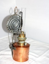Petroleumlampe mit Kupferkorpus, Reflektor, Wandaufhängung, Geprägt 190 u. 445