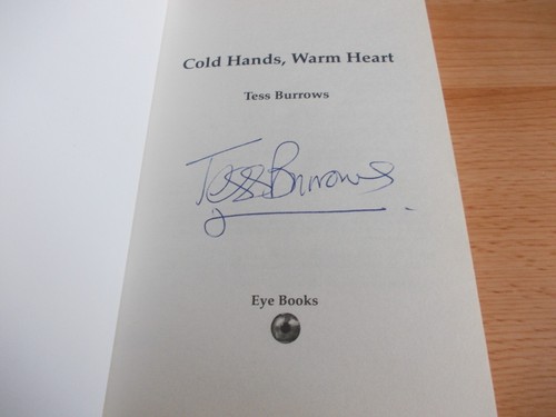 Cold hands warm - heart,, tess