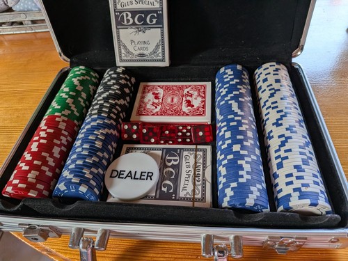 Unbenutzter pokerkoffer - unbenutzter,
