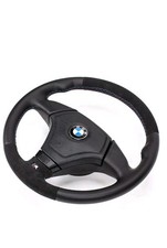 Alcantara mit Lederlenkrad