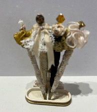 Puppenstube handverzierter Schirmständer x 4 Schirme creme & schwarz mit Perlen