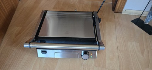 Elektrischer kompaktgrill von - elektrischer,