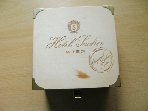 Hotel sacher wien - hotel, holz