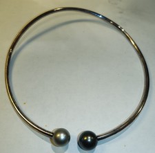 NEU - CHRIST Halsreif 925 Sterling Silber mit 2 grauen semirunden Tahiti-Perlen.