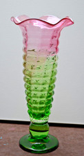 Antike Glasvase, grün-rosa