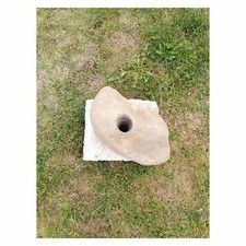 Granit Quellstein mit Bohrung