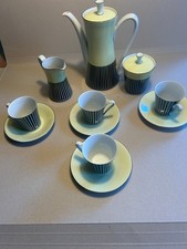 Vintage-Kaffeeservice aus Porzellan der Volkstedter Porzellanmanufaktur.