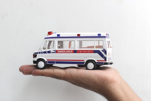 Mini krankenwagen krankenhaus - mini,