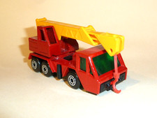 MATCHBOX SUPERFAST CRANE TRUCK No. 49, unbespielt in rot, gelber Kran-Ausleger