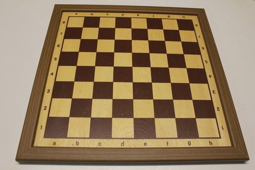 Schachbrett aus holz - aus,