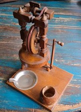 Antiker Aschenbecher Spinnrad