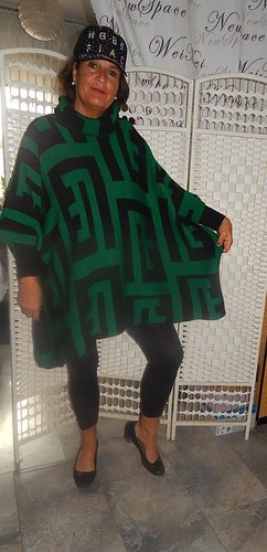 Cooler warmer strick poncho - cooler,