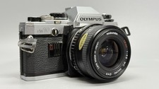Olympus OM-10 mit Miranda 28mm 1:2.8 Weitwinkel Objektiv 1412561-42