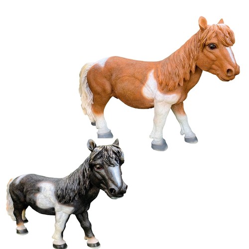 Stehendes pferd garten - pferd,